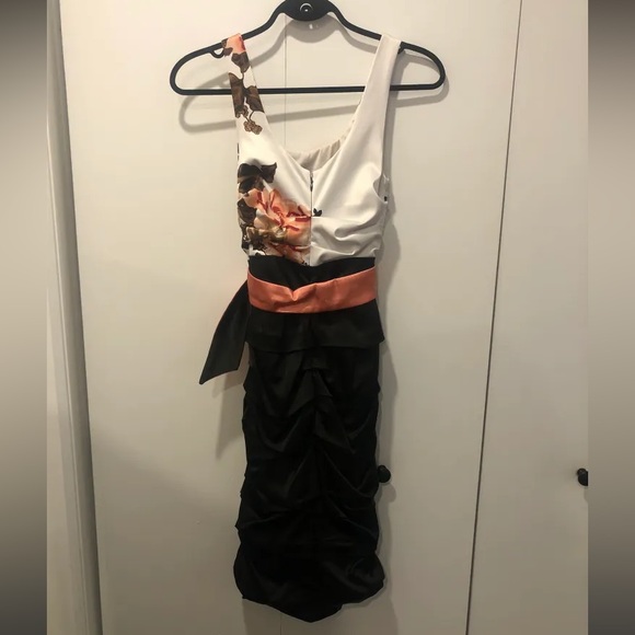 Le Château satin floral dress - Picture 6 of 6